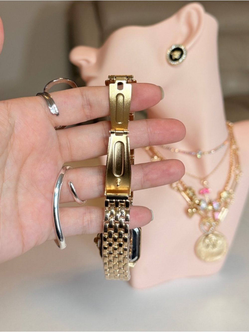 Gold Women's Bracelet Watch - Classic Roman Dial - Picture 12 of 12
